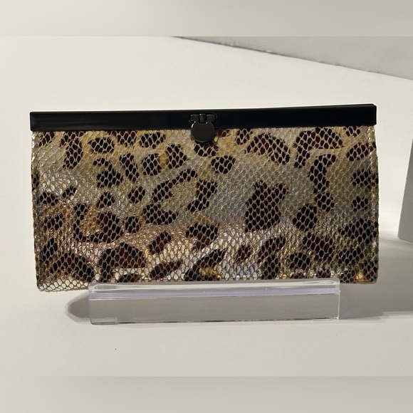 RARE Cach'e Animal Print Faux Leather Snap Lock Clutch Wallet 8x4 CC Holder - Picture 1 of 13